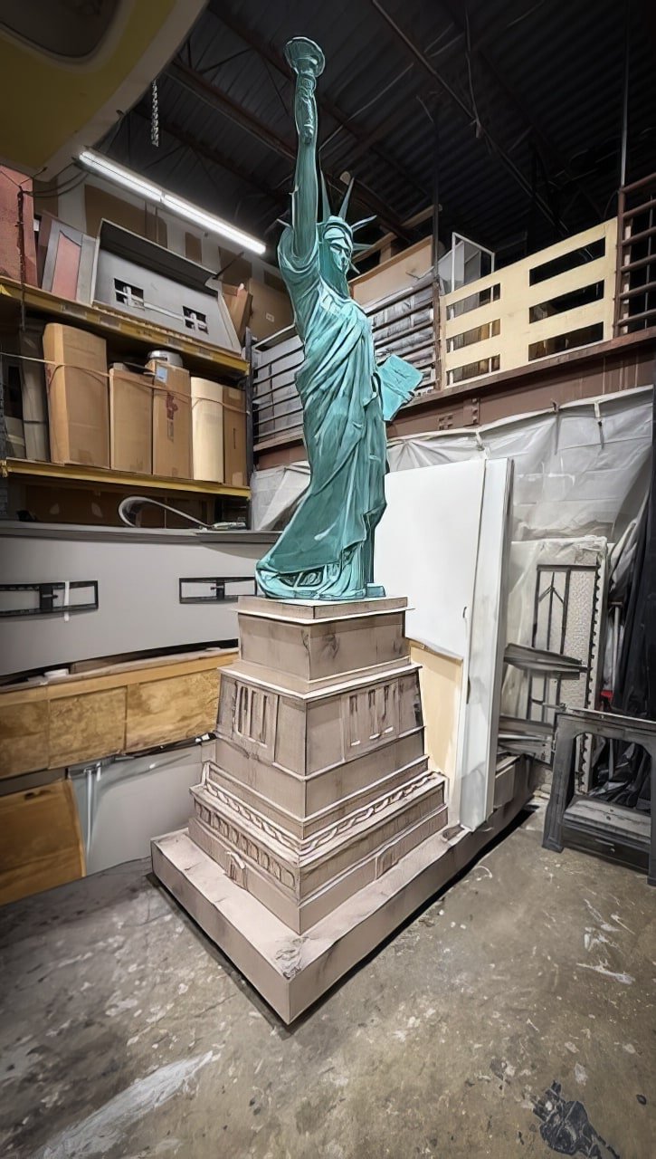 Statue of Liberty replica by Uniquely DC